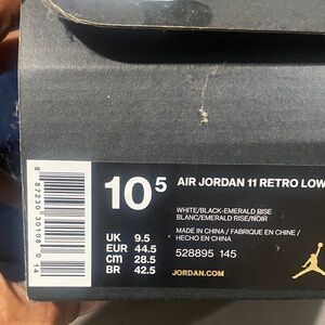 Jordan 11 Retro Low in White and Black